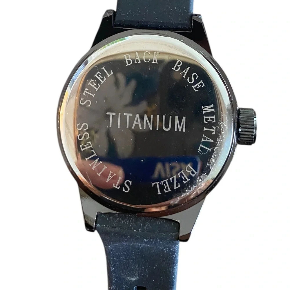Men's Black Quartz Watch by Titanium stainless steel back base metal bezel